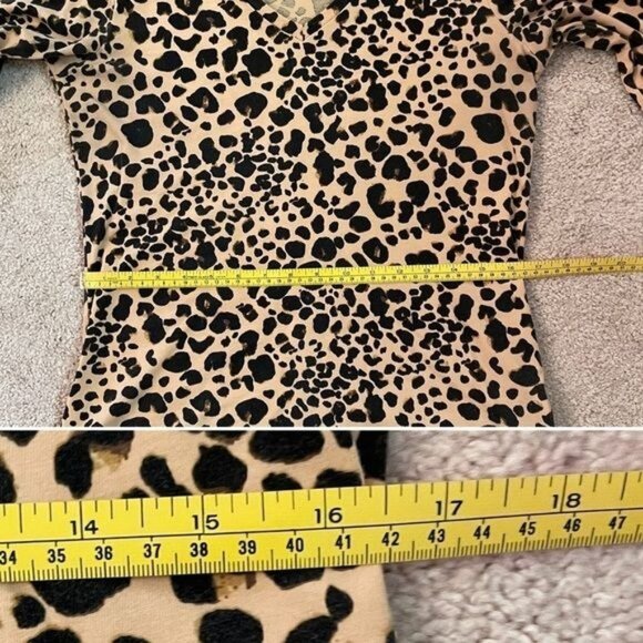 Liz Claiborne Womens size M Leopard Print Top V-Neck Long Sleeved Shirt Cotton - Picture 9 of 9